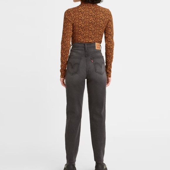 Levi’s High Waisted Mom Jean Black Denim Classic Fit Size 31 - Picture 3 of 10